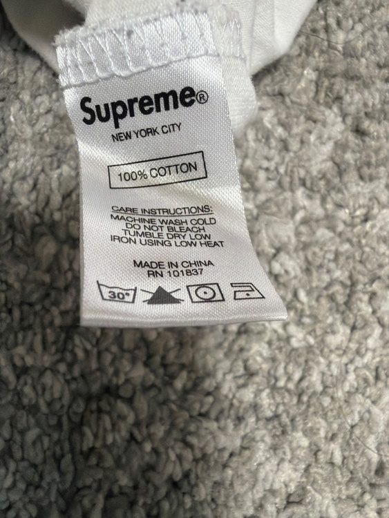 20SS Signature S/S Top（古着・ファッション）の商品画像 - 査定依頼日：2026年9月6日 - 最高査定価格：2,000円