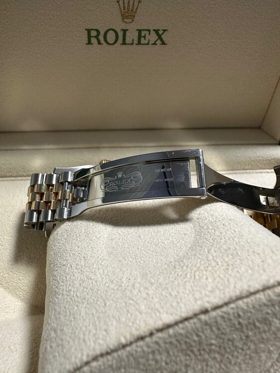 ロレックス デイトジャスト 126233g（高級時計）の商品画像 - 査定依頼日：2025年1月27日 - 最高査定価格：2,050,000円