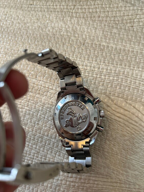 オメガ スピードマスター 326.30.40.50.04.001（高級時計）の商品画像 - 査定依頼日：2025年5月24日 - 最高査定価格：400,000円