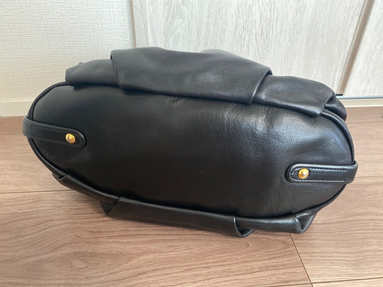 プラダ  （ブランドバッグ）の商品画像 - 査定依頼日：2025年6月22日 - 最高査定価格：40,000円