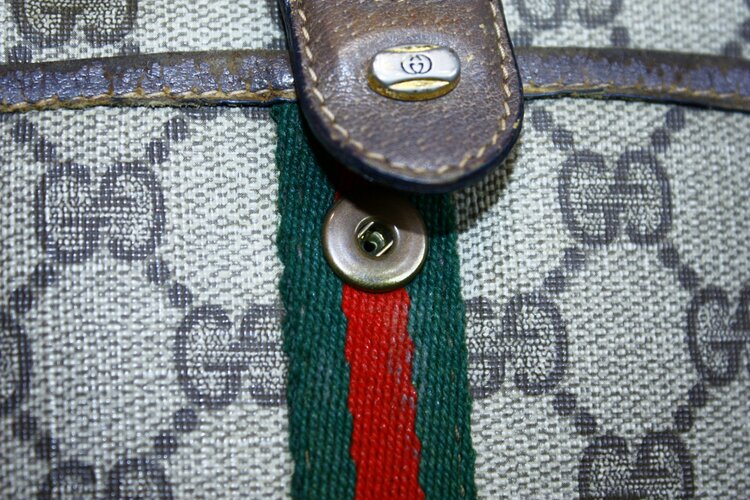 GUCCI GG キャンバス スプリーム ショルダーバッグ PVCレザー 10 02 055（ブランドバッグ）の商品画像 - 査定依頼日：2026年10月15日 - 最高査定価格：10,000円