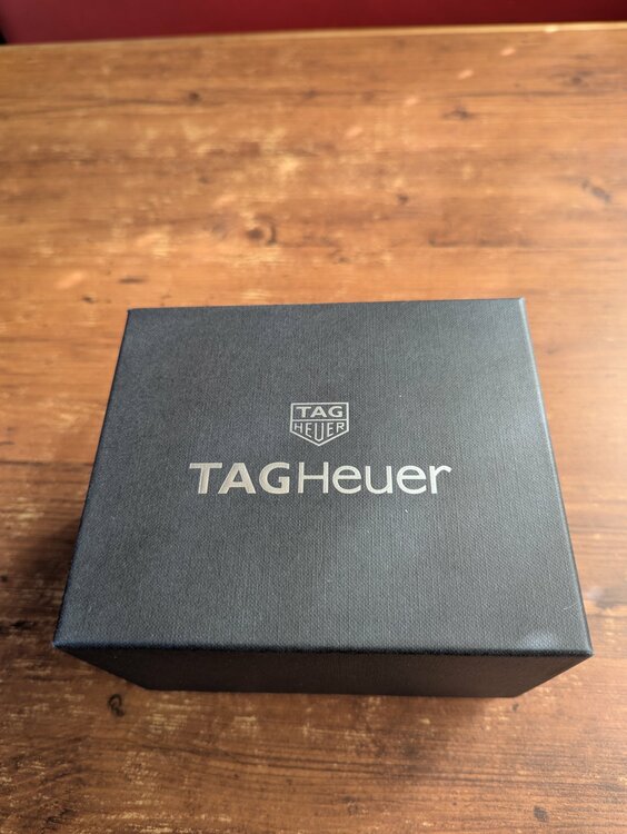 タグホイヤー カレラ CV201AJ.BA0715A（高級時計）の商品画像 - 査定依頼日：2026年2月18日 - 最高査定価格：210,000円