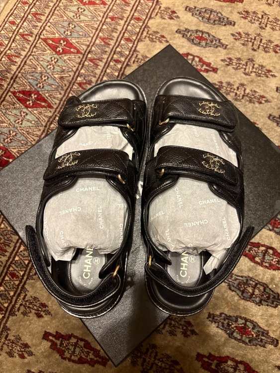 サンダル（ブランド財布・小物）の商品画像 - 査定依頼日：2025年10月29日 - 最高査定価格：49,000円