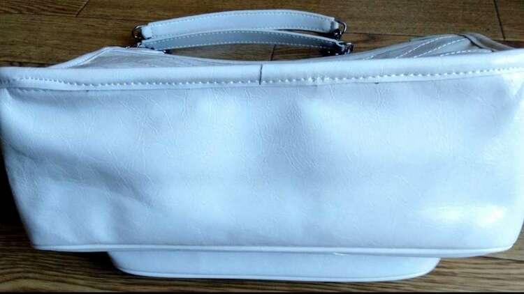 イブサンローラン  （ブランドバッグ）の商品画像 - 査定依頼日：2025年2月15日 - 最高査定価格：180,000円