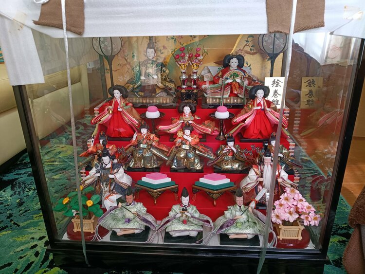 雛人形（美術品・骨董品）の商品画像 - 査定依頼日：2026年1月25日 - 最高査定価格：500円