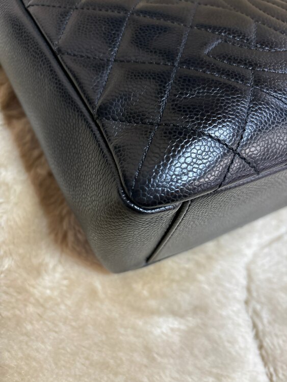 キャビアスキン　チェーントート（ブランドバッグ）の商品画像 - 査定依頼日：2025年2月8日 - 最高査定価格：330,000円