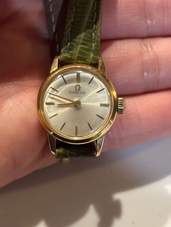 オメガ その他 Cal.245（高級時計）の商品画像 - 査定依頼日：2025年12月22日 - 最高査定価格：50,000円