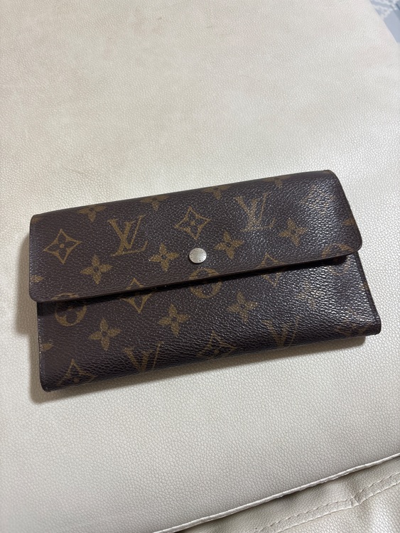 長財布（ブランド財布・小物）の商品画像 - 査定依頼日：2025年12月2日 - 最高査定価格：10,000円