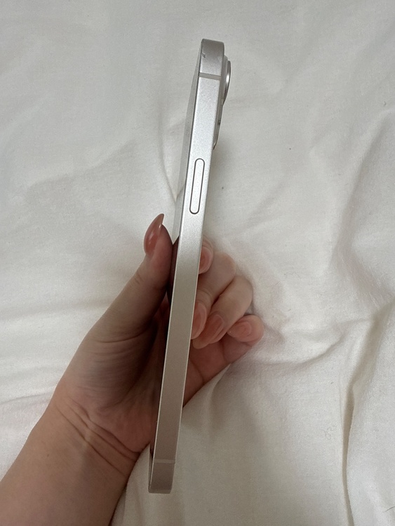iPhone14plus（スマホ）の商品画像 - 査定依頼日：2026年5月20日 - 最高査定価格：44,000円