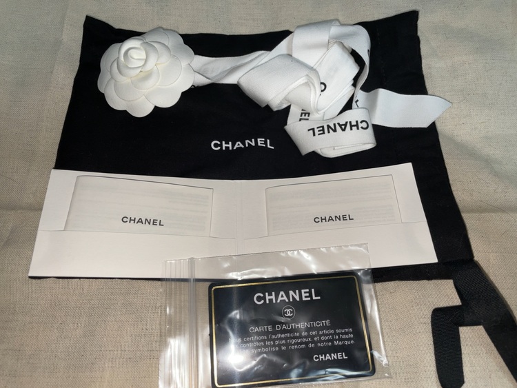 ミニミニマトラッセ（ブランドバッグ）の商品画像 - 査定依頼日：2025年8月2日 - 最高査定価格：300,000円