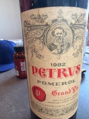 ワイン シャトー・ペトリュス （お酒）の商品画像 - 査定依頼日：2026年3月20日 - 最高査定価格：275,000円