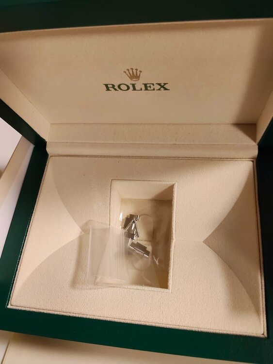 ロレックス シードゥエラー ⚫136660（高級時計）の商品画像 - 査定依頼日：2026年5月16日 - 最高査定価格：2,050,000円