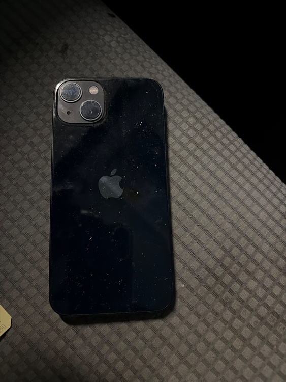 iPhone 13 256GB Softbank（スマホ）の商品画像 - 査定依頼日：2026年4月30日 - 最高査定価格：32,000円