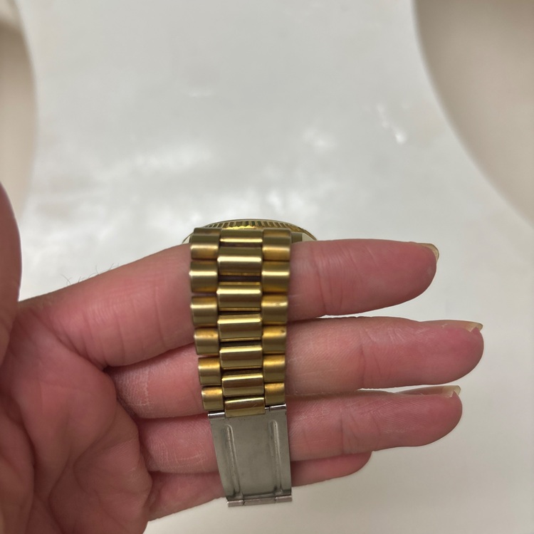 ロレックス デイデイト （高級時計）の商品画像 - 査定依頼日：2025年10月17日 - 最高査定価格：2,580,000円