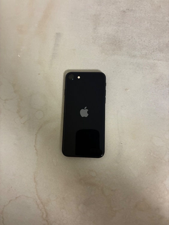 iPhone SE (第 3 世代) 64GB au（スマホ）の商品画像 - 査定依頼日：2025年9月15日 - 最高査定価格：19,000円