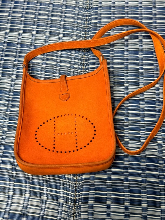 エルメス　エブリン　ミニ（ブランドバッグ）の商品画像 - 査定依頼日：2026年3月4日 - 最高査定価格：200,000円