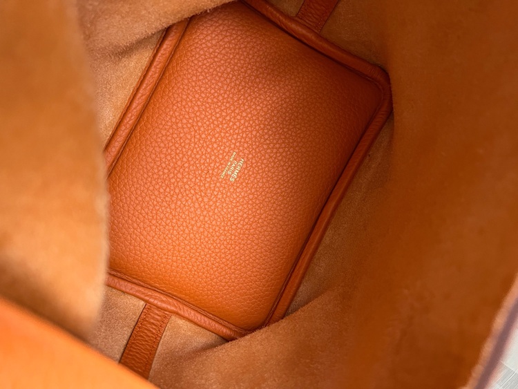 ピコタンロック pm（ブランドバッグ）の商品画像 - 査定依頼日：2025年11月18日 - 最高査定価格：470,000円