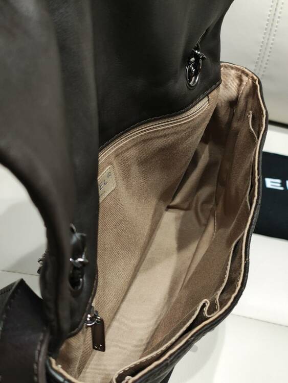 チェーンショルダー　ターンロック　ラムスキン（ブランドバッグ）の商品画像 - 査定依頼日：2026年5月8日 - 最高査定価格：200,000円