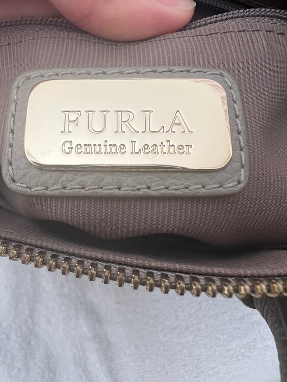 FURLA 2Wayバック（ブランドバッグ）の商品画像 - 査定依頼日：2025年2月17日 - 最高査定価格：5,000円