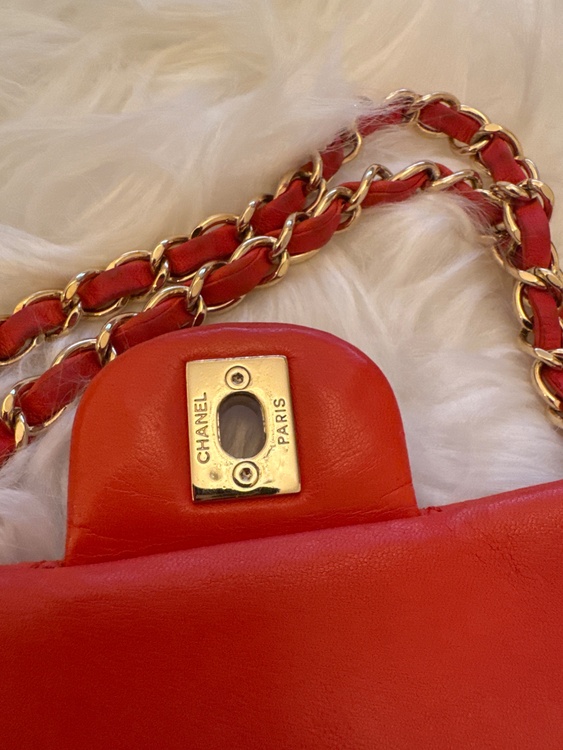 マトラッセ　ラムスキン　赤（ブランドバッグ）の商品画像 - 査定依頼日：2026年3月25日 - 最高査定価格：320,000円