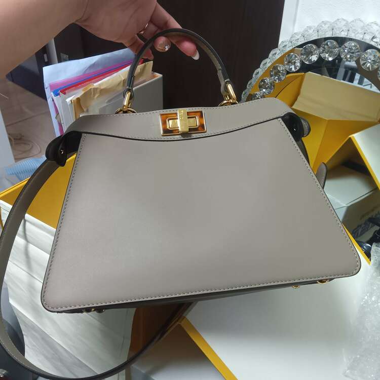 フェンディ  （ブランドバッグ）の商品画像 - 査定依頼日：2025年4月29日 - 最高査定価格：280,000円