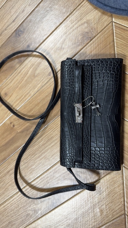 ケリーロング／ケリーウォレット（ブランドバッグ）の商品画像 - 査定依頼日：2026年1月23日 - 最高査定価格：1,500,000円