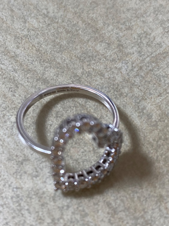 GUCCI（宝石）の商品画像 - 査定依頼日：2025年6月10日 - 最高査定価格：35,000円