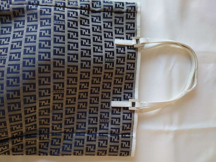 トートバッグ（ブランドバッグ）の商品画像 - 査定依頼日：2025年3月27日 - 最高査定価格：30,000円