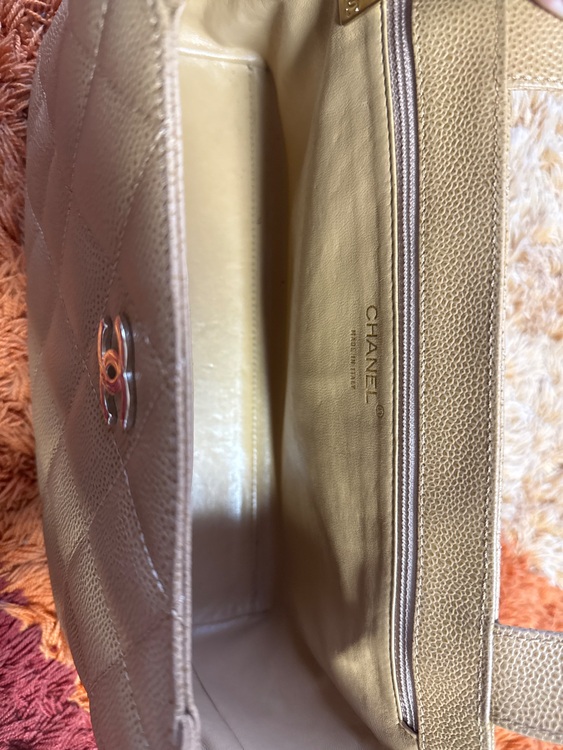 ハンドバッグ（ブランドバッグ）の商品画像 - 査定依頼日：2025年10月22日 - 最高査定価格：140,000円