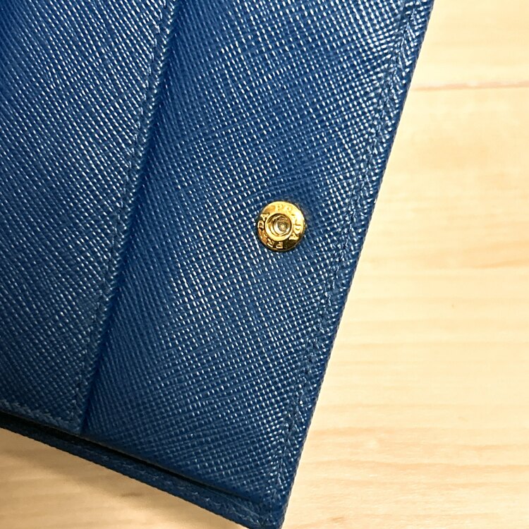 二つ折り財布（ブランド財布・小物）の商品画像 - 査定依頼日：2025年5月11日 - 最高査定価格：5,000円