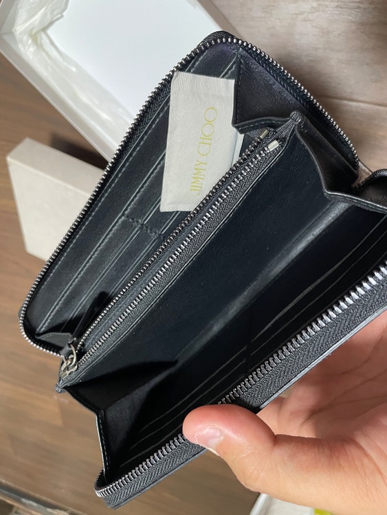 JIMMY CHOO CARNABY（ブランド財布・小物）の商品画像 - 査定依頼日：2025年7月30日 - 最高査定価格：2,000円