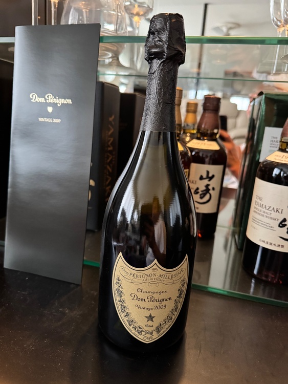 ウイスキー サントリー山崎 （お酒）の商品画像 - 査定依頼日：2025年12月19日 - 最高査定価格：334,300円