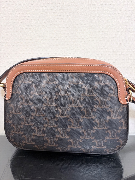 セリーヌ  （ブランドバッグ）の商品画像 - 査定依頼日：2025年12月4日 - 最高査定価格：85,000円