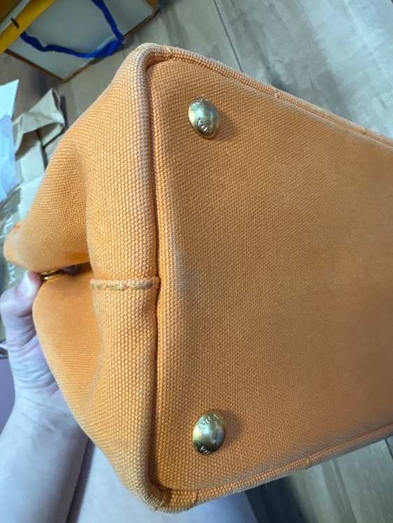 PRADA オレンジトートバッグ（ブランドバッグ）の商品画像 - 査定依頼日：2026年5月31日 - 最高査定価格：42,000円