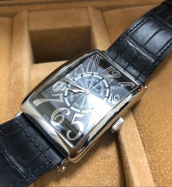 フランクミュラー ロングアイランド （高級時計）の商品画像 - 査定依頼日：2025年3月15日 - 最高査定価格：600,000円