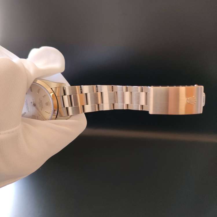 オイスターパーペチュアル デイトRef.15200（高級時計）の商品画像 - 査定依頼日：2022年9月28日 - 最高査定価格：530,000円