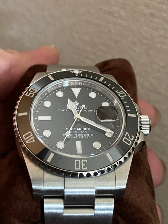 126610LN（高級時計）の商品画像 - 査定依頼日：2025年2月8日 - 最高査定価格：1,970,000円