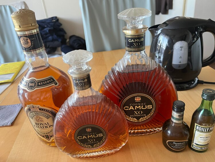 ブランデー カミュ （お酒）の商品画像 - 査定依頼日：2025年5月8日 - 最高査定価格：5,500円