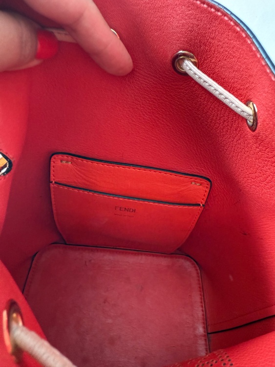 バック（ブランドバッグ）の商品画像 - 査定依頼日：2025年7月24日 - 最高査定価格：80,000円