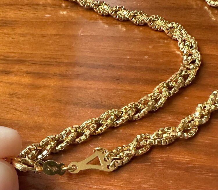 K18のネックレス（金・貴金属）の商品画像 - 査定依頼日：2024年5月12日 - 最高査定価格：272,000円