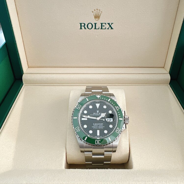 126610LV（高級時計）の商品画像 - 査定依頼日：2025年3月26日 - 最高査定価格：100,000円