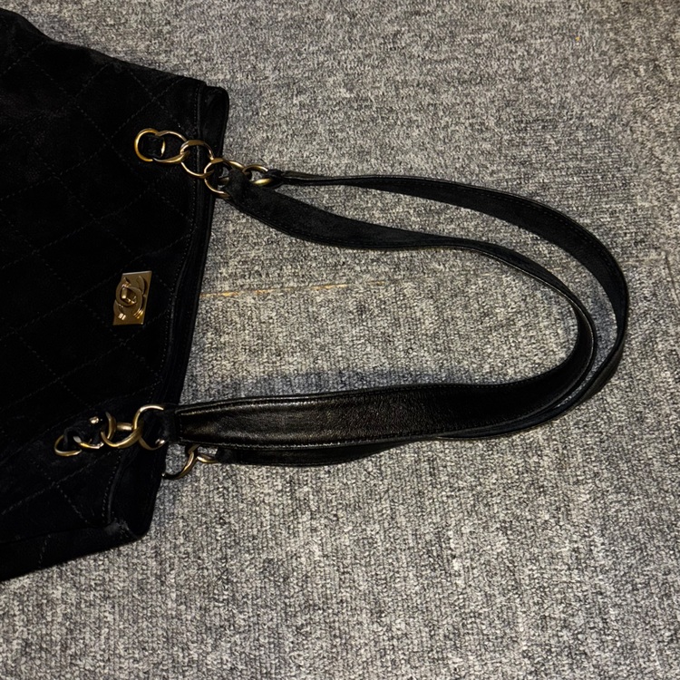 ワイルドステッチキャビアスキンバッグ（ブランドバッグ）の商品画像 - 査定依頼日：2025年7月31日 - 最高査定価格：70,000円