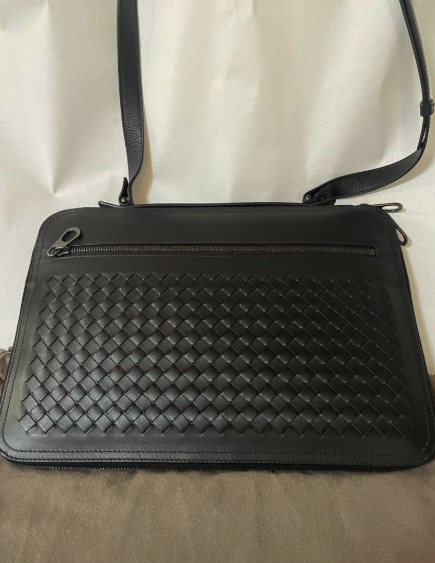 BOTTEGA VENETA (ボッテガ・ヴェネタ) イントレチャート レザー （ブランドバッグ）の商品画像 - 査定依頼日：2025年4月28日 - 最高査定価格：70,000円