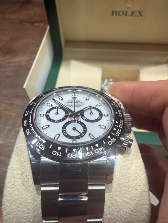 ロレックス デイトナ 116500lm（高級時計）の商品画像 - 査定依頼日：2025年9月29日 - 最高査定価格：5,250,000円
