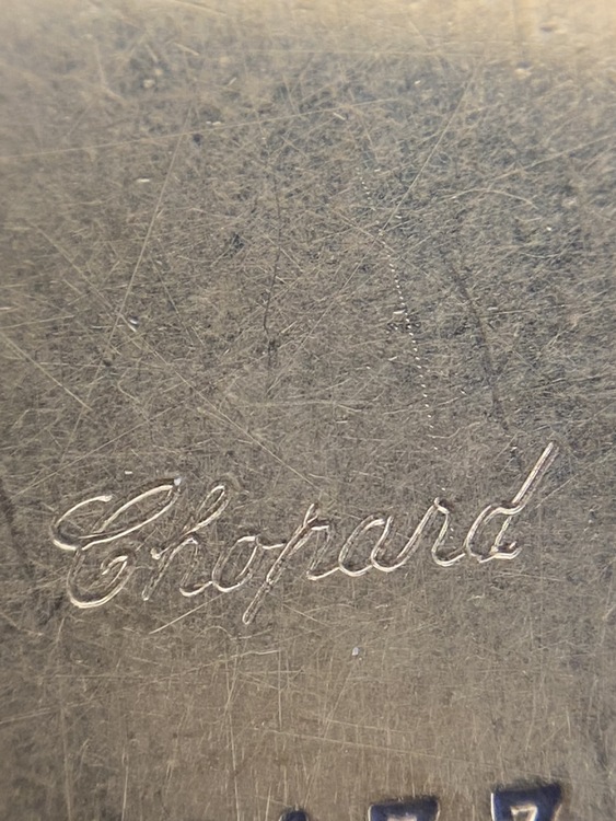 ショパール ハッピーダイヤモンド 10/560（高級時計）の商品画像 - 査定依頼日：2026年2月26日 - 最高査定価格：2,000,000円