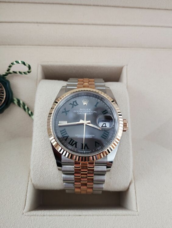 ロレックス デイトジャスト 126233スレートろーま（高級時計）の商品画像 - 査定依頼日：2025年7月6日 - 最高査定価格：2,010,000円