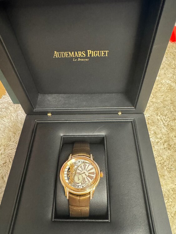 オーデマピゲ ミレネリー 77247OR.ZZA812CR.（高級時計）の商品画像 - 査定依頼日：2025年4月20日 - 最高査定価格：2,680,000円