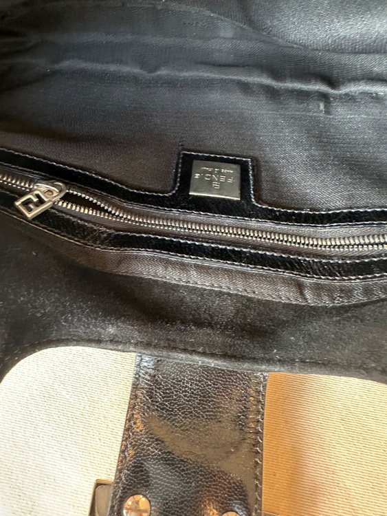 FENDI Baguette Bag（ブランドバッグ）の商品画像 - 査定依頼日：2026年8月22日 - 最高査定価格：150,000円