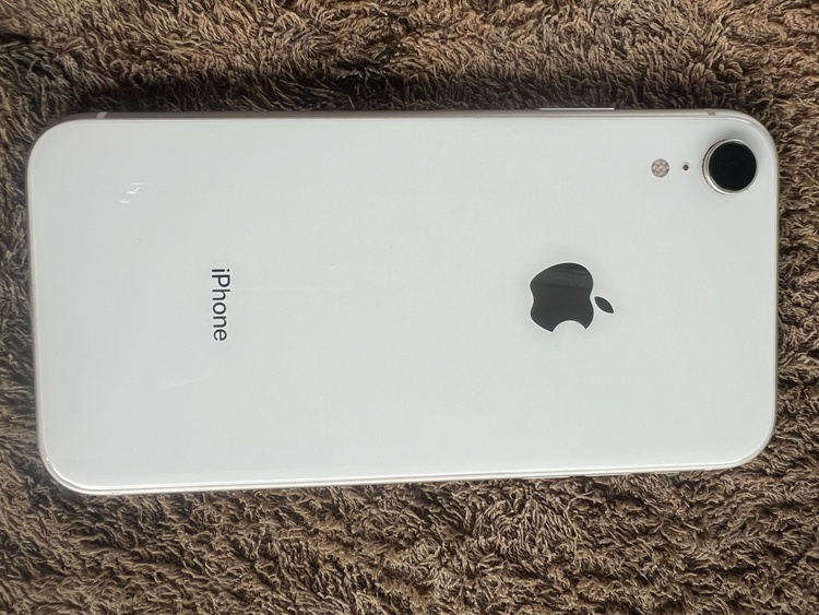 XR（スマホ）の商品画像 - 査定依頼日：2026年4月30日 - 最高査定価格：16,000円