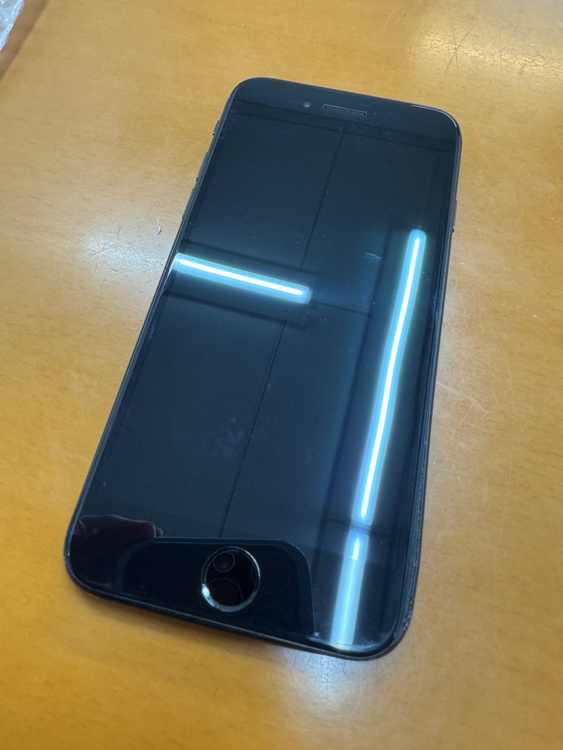iPhoneSE2 64GB（スマホ）の商品画像 - 査定依頼日：2026年5月22日 - 最高査定価格：8,000円